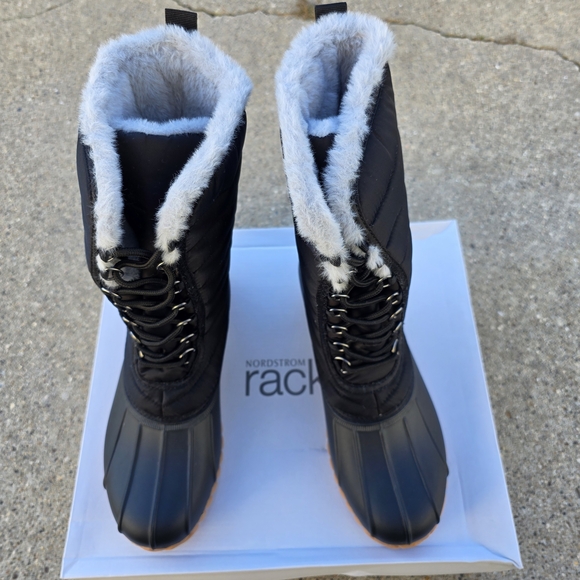 Nordstrom Black and Tan Winter Women Size 9 Boots - Picture 9 of 11